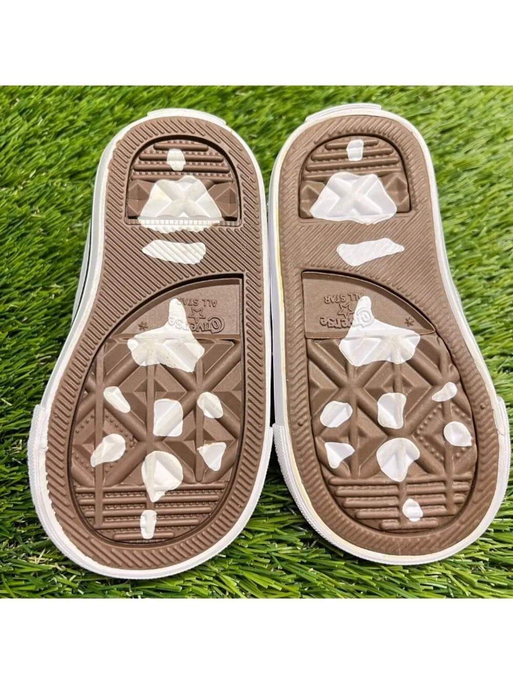 Converse Chuck Taylor All Star Infant Toddler Size 4C Dinosaur Shoes Sneakers